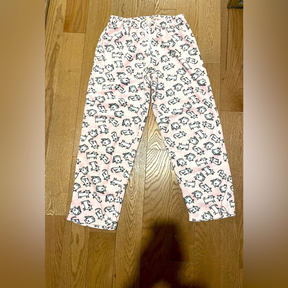 Ladies cat soft pjs set size large.